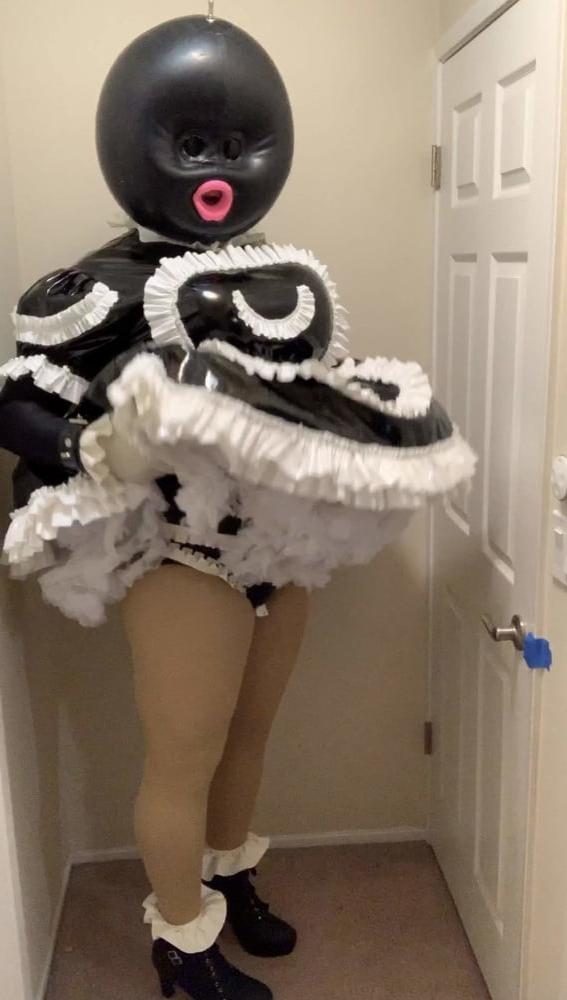 25P Black Ballhood Frilly Maid
