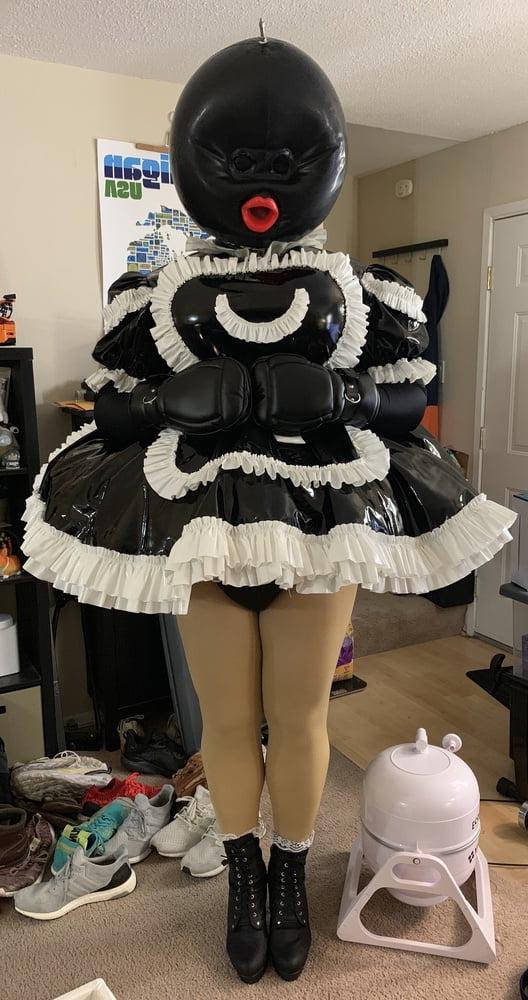 25P Black Ballhood Frilly Maid