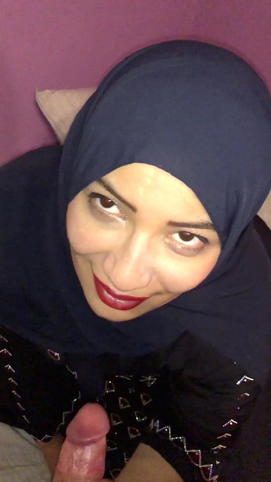 25P BEURETTE HIJAB SUCEUSE DE LUXE