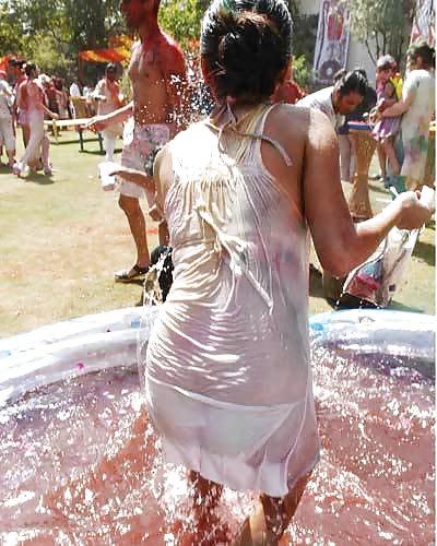 14P Wet indian girls