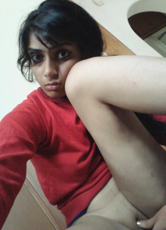 25P indian teen nude selfie