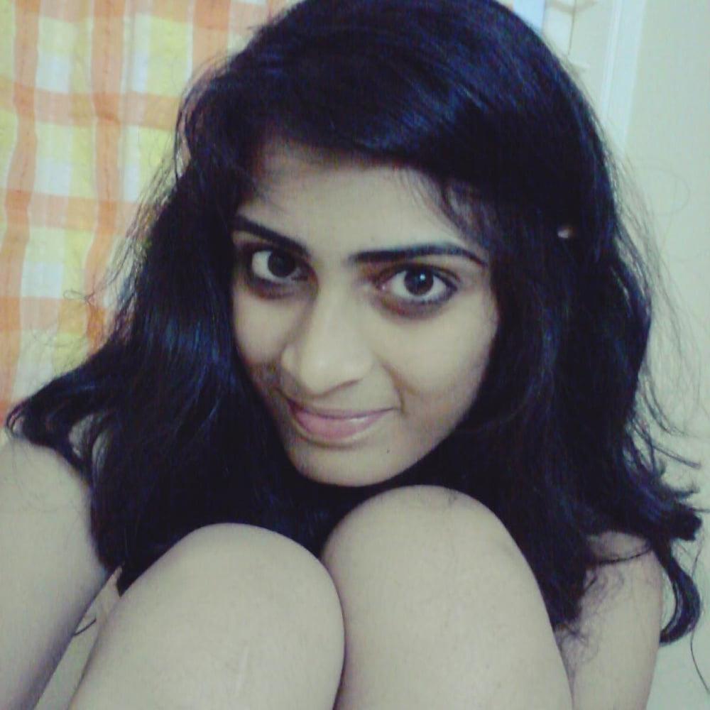 25P indian teen nude selfie
