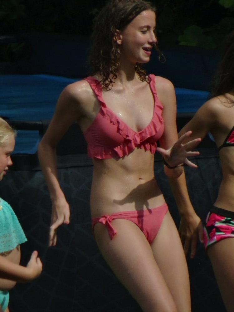 24P Candid teens in garden