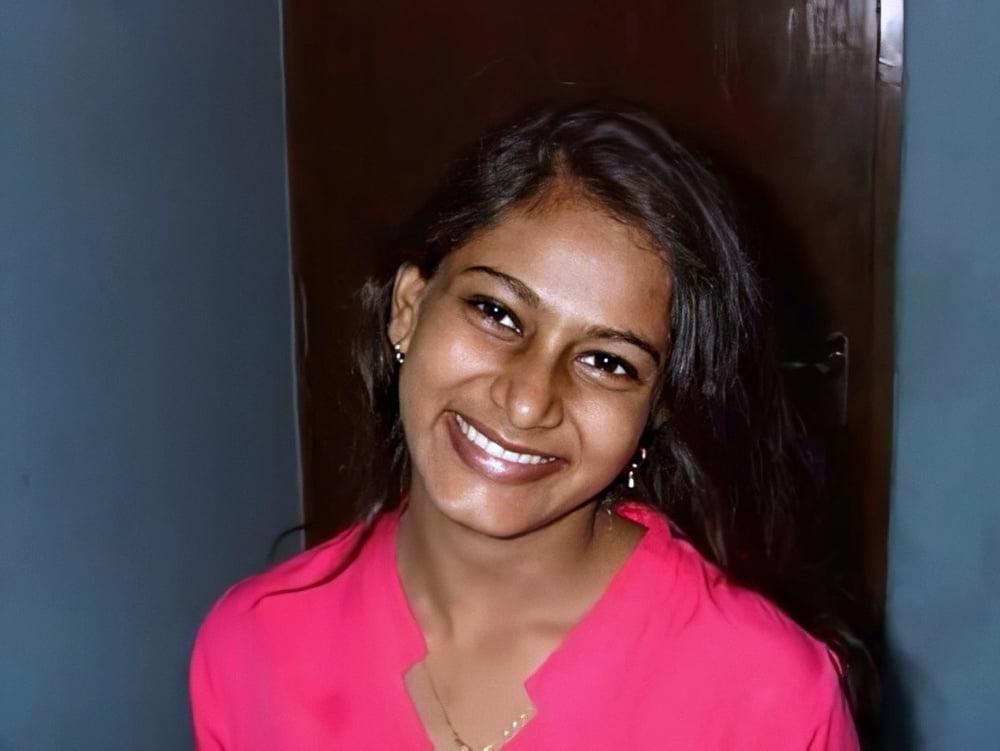 10P Indian girl stripping 02 retro remastered