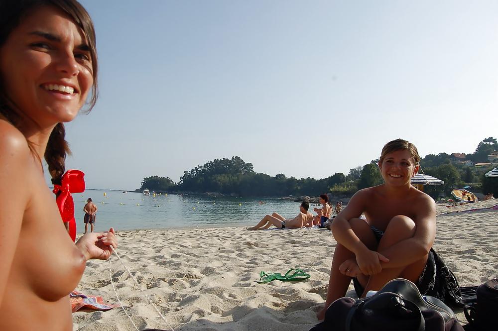 15P HOT BEACH BABES. 2 -COOLBUDY
