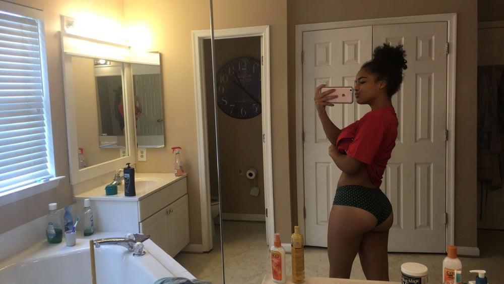 25P Ebony Teen Selfies