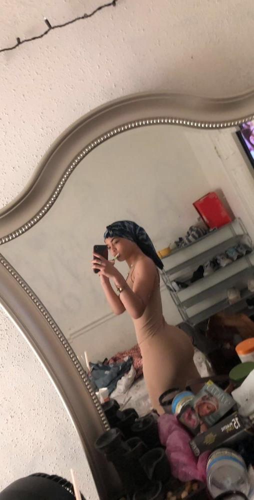 25P Ebony Teen Selfies