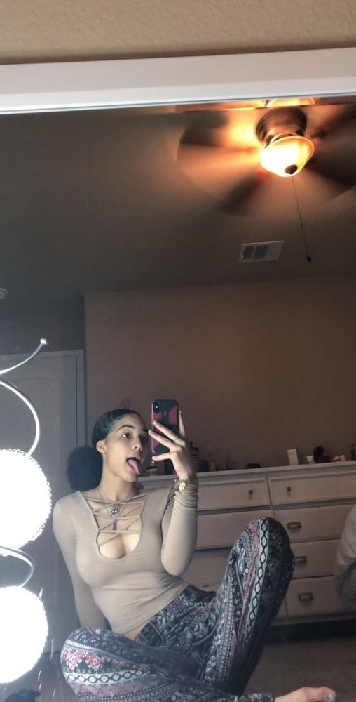 25P Ebony Teen Selfies