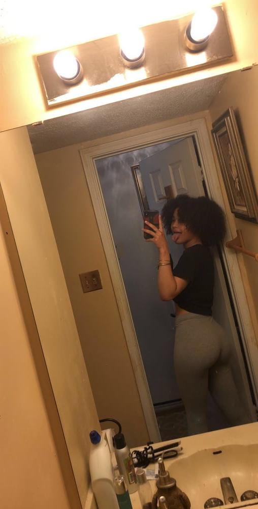 25P Ebony Teen Selfies