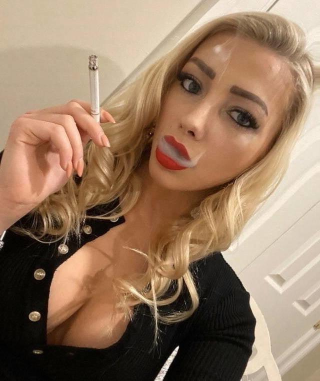 25P Smoking Is Just Plain Sexy!