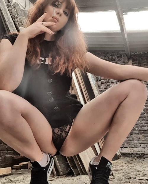 25P Smoking Is Just Plain Sexy!