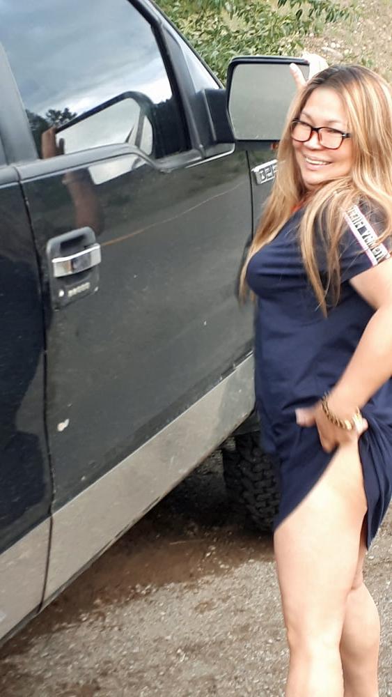 25P Pics off Sarah Marquette's cell phone!