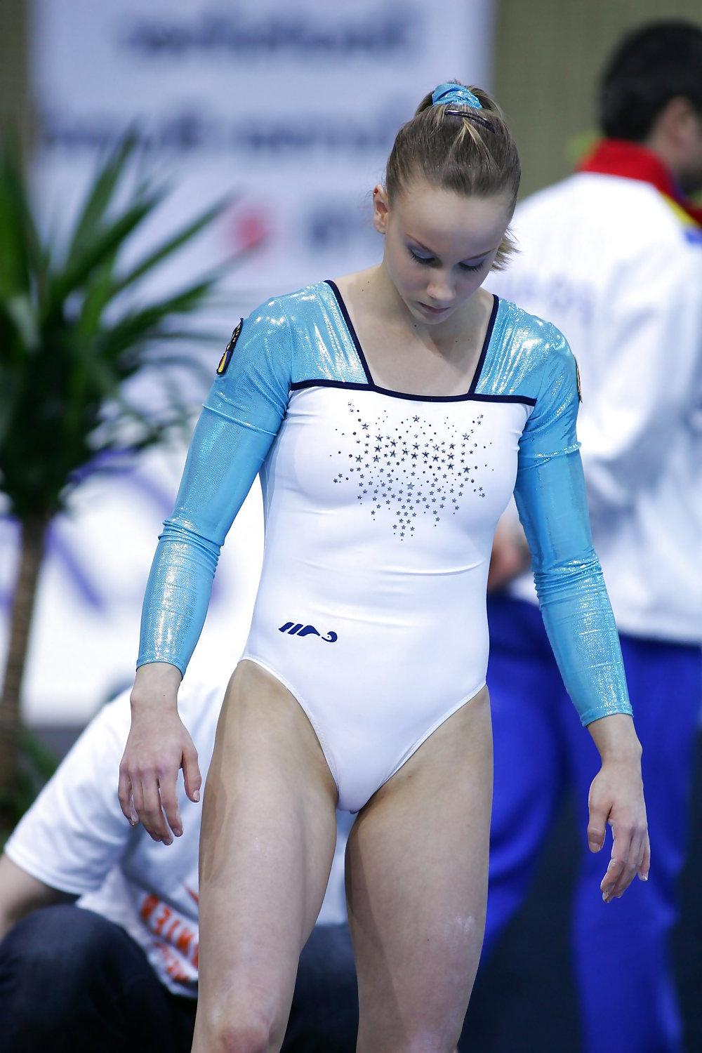 11P Sport girls ass 2