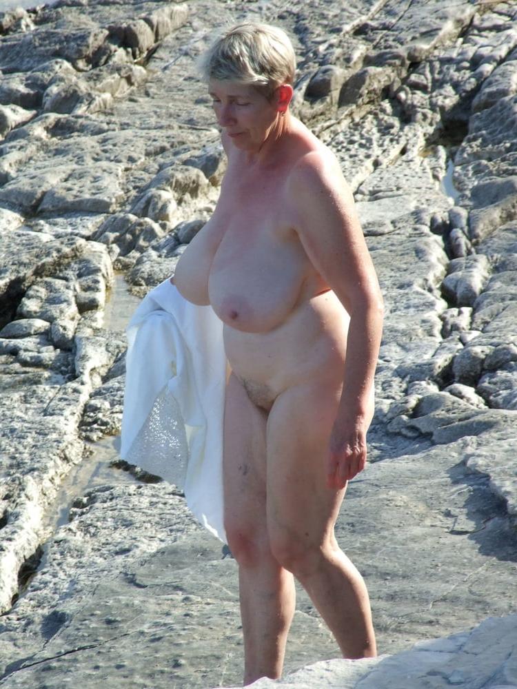 25P Old Wife Greta