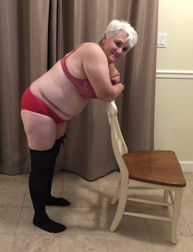 23P My sexy hot wife posing for a man we met in a bar