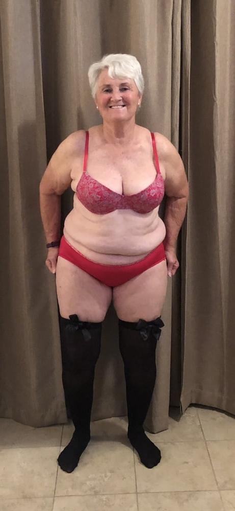 23P My sexy hot wife posing for a man we met in a bar