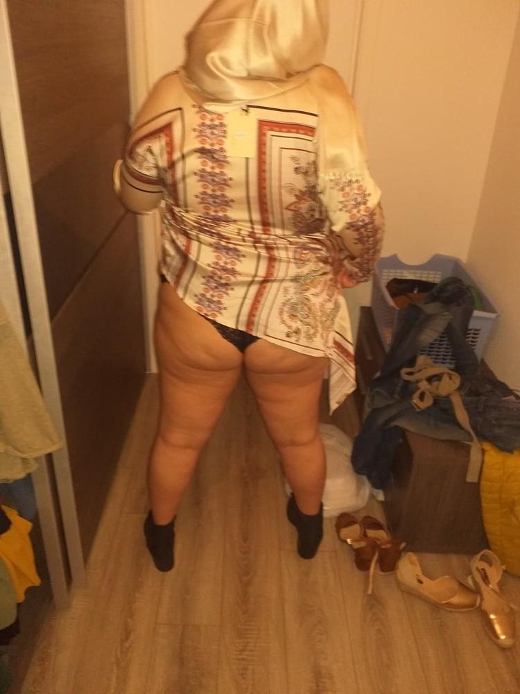 9P Hot 24 yo big ass Moroccan slut wife