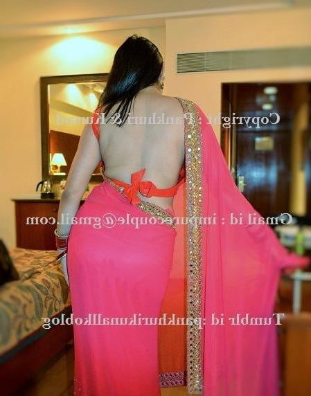 22P Indian Wife Pankhuri Hot Collection