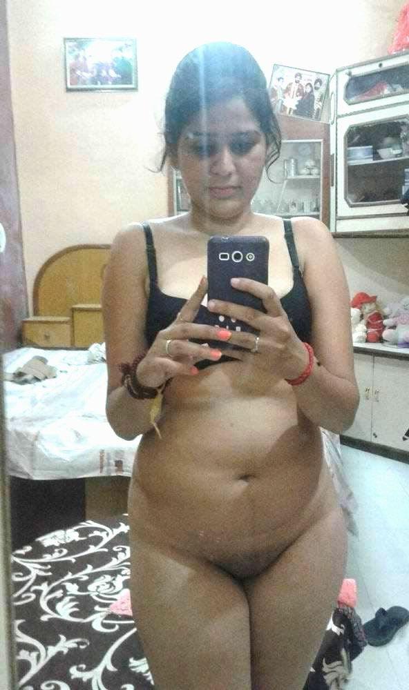 7P indian wife nude selfie