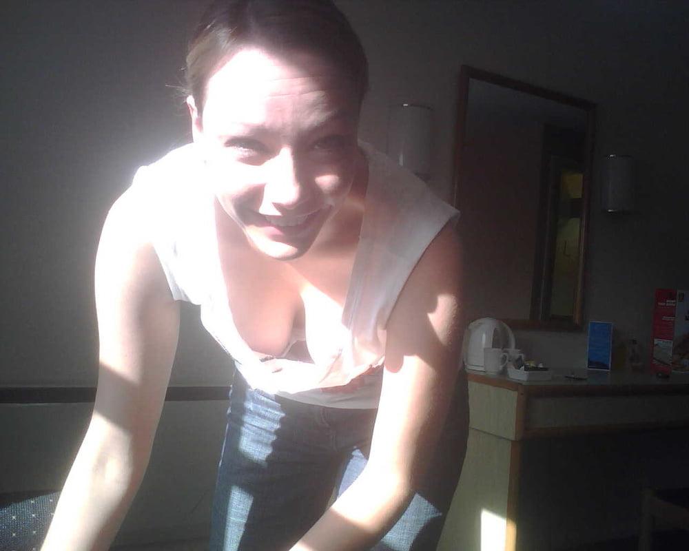 25P Horny British Wife