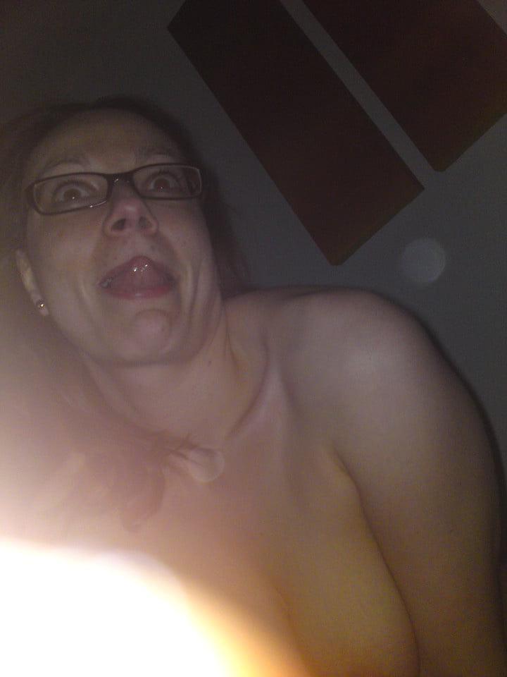 25P Horny British Wife