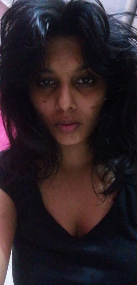 25P indian girl lockdown selfie 2