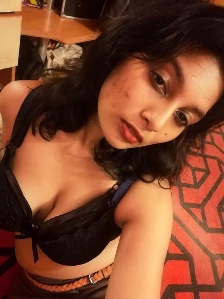 25P indian girl lockdown selfie 2