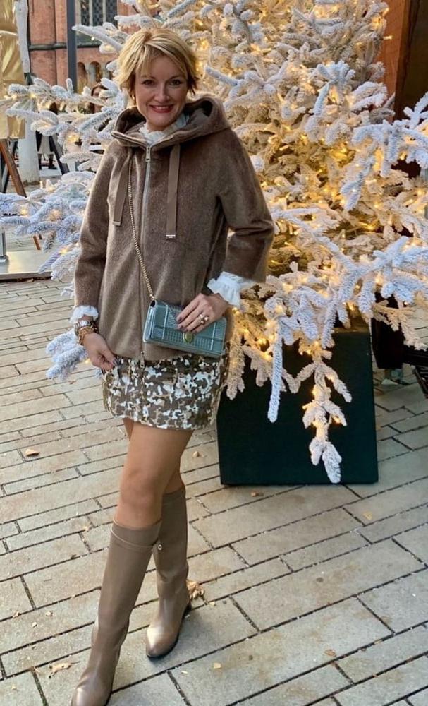 25P women in boots - mix 6