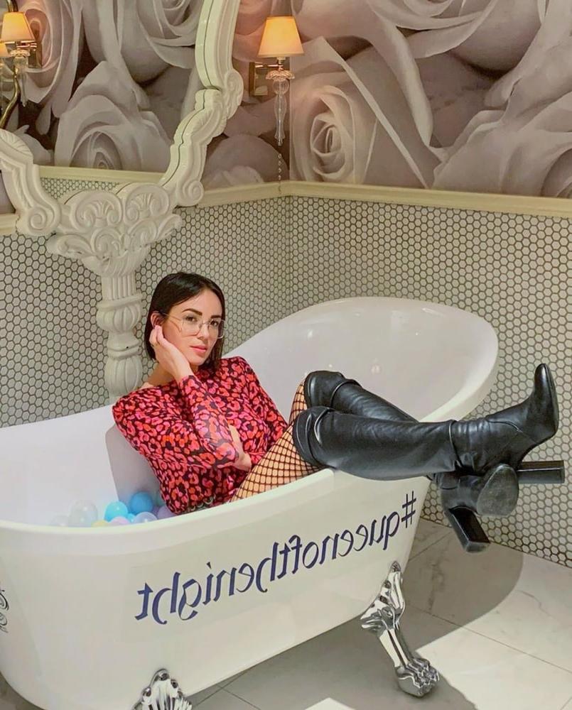 12P Host TV in leather boots
