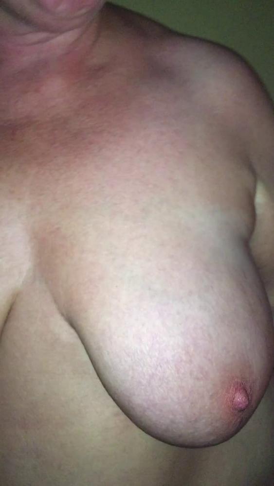15P My wife shows her her breasts and more