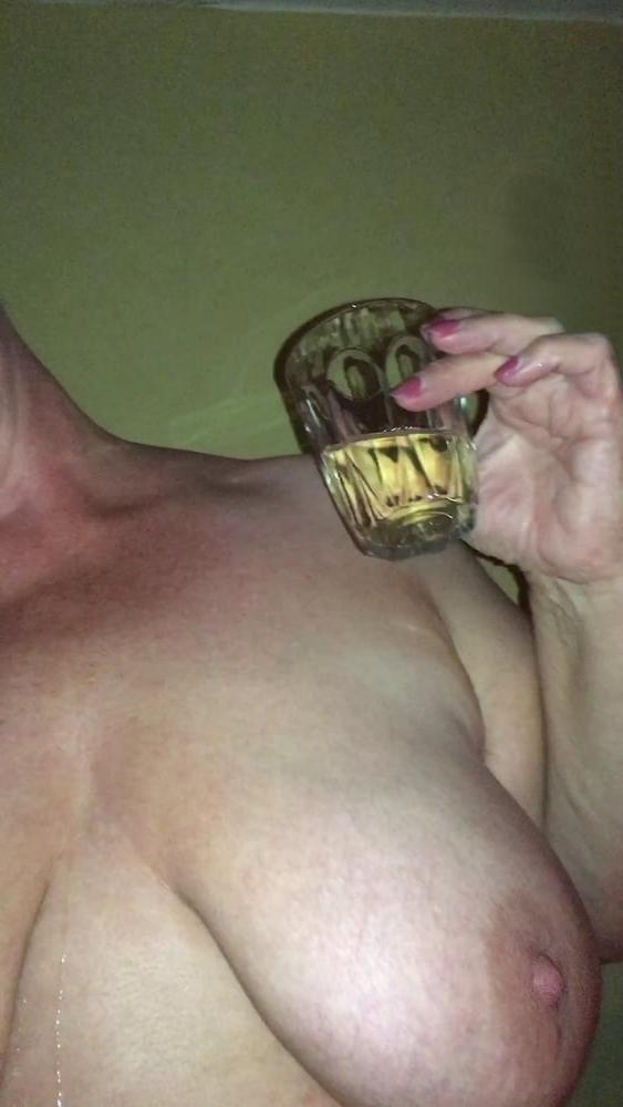 15P My wife shows her her breasts and more