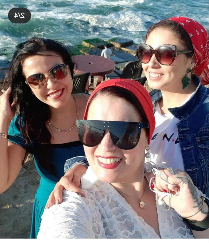 11P egyptian at beach