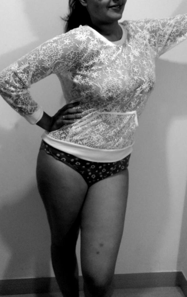17P Curvey Indian Girl