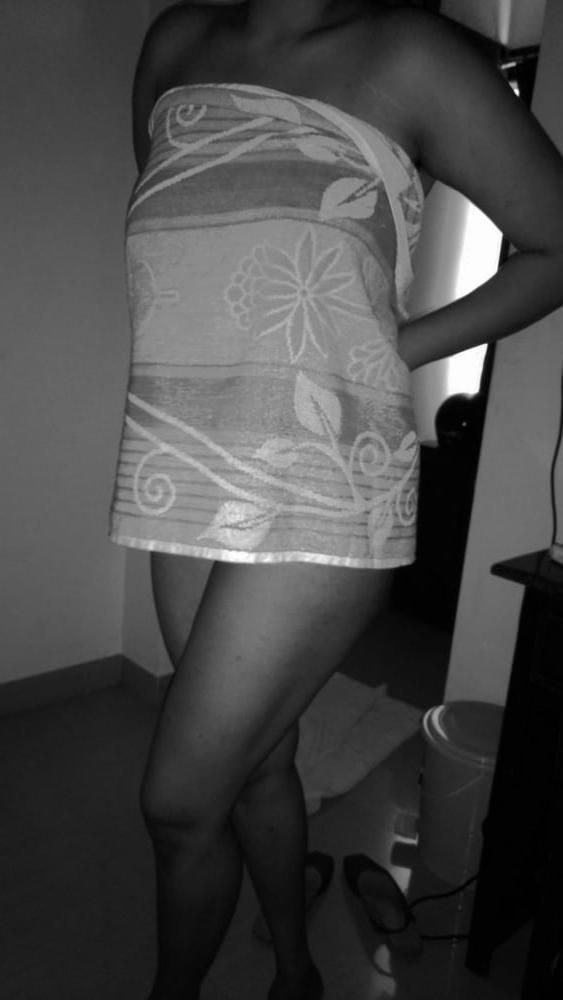 17P Curvey Indian Girl
