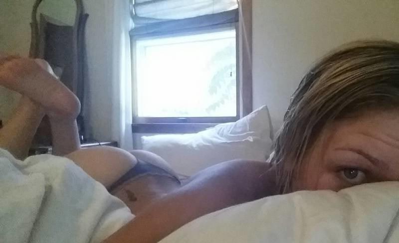 18P Hannah - Married slut to further expose
