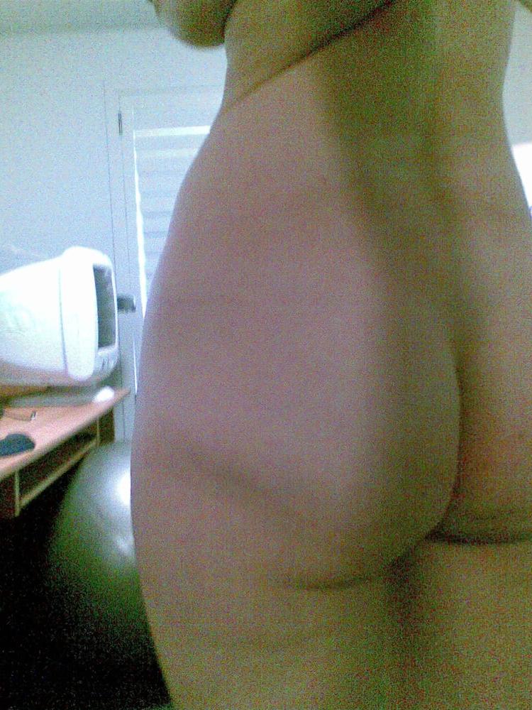 25P Horny Wife Showing some Love to the Internet