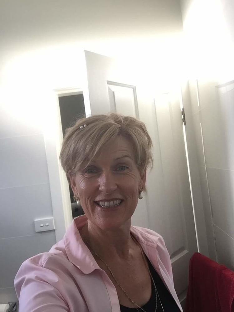 25P Horny Wife Showing some Love to the Internet