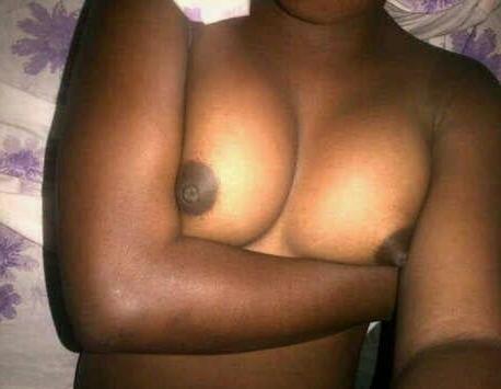 8P Jamaican titties out n about
