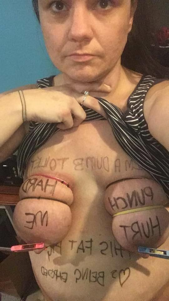 19P Wonky-uddered slave humiliated