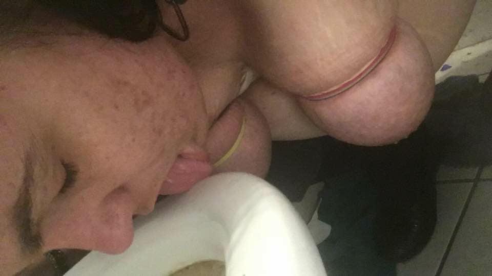 19P Wonky-uddered slave humiliated