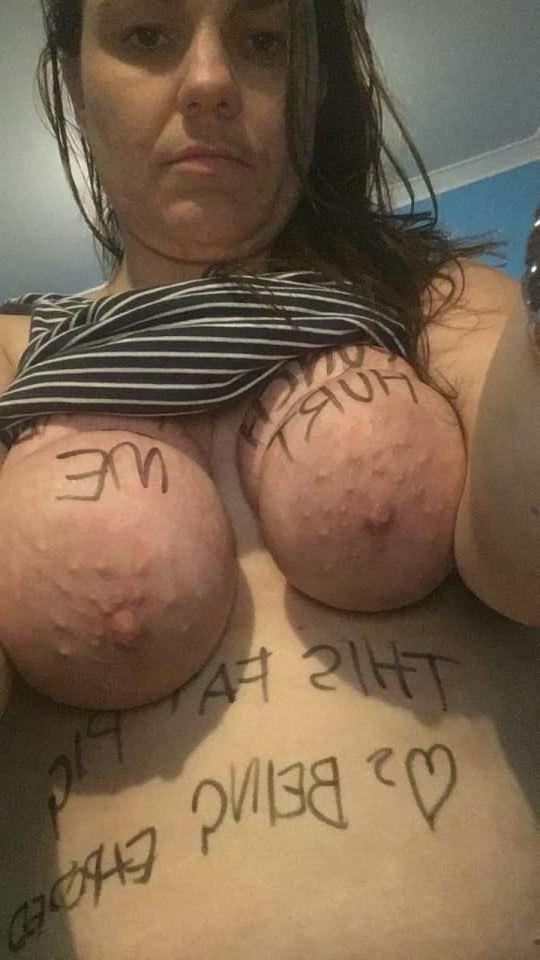 19P Wonky-uddered slave humiliated