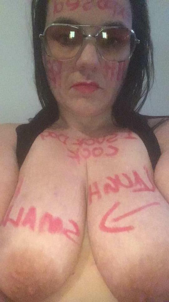 19P Wonky-uddered slave humiliated