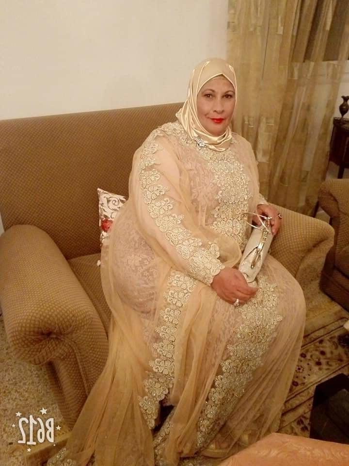 25P Arab Tunisian Mature Hijab BIG BOOBs &amp; BIG ASS BBW Granny