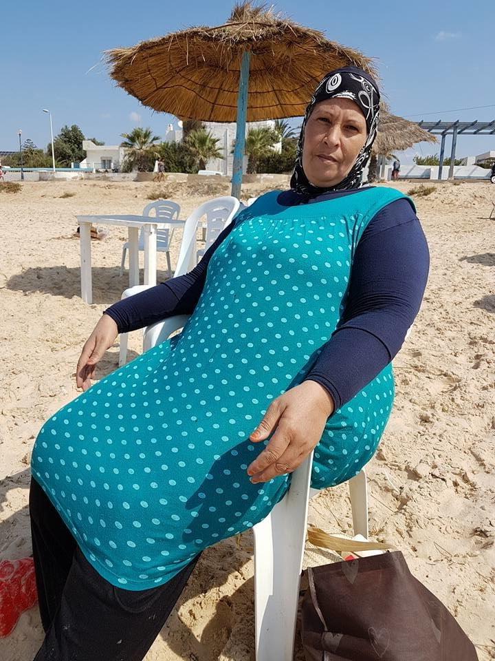 25P Arab Tunisian Mature Hijab BIG BOOBs &amp; BIG ASS BBW Granny