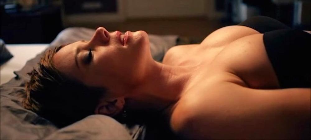 22P Smokin Hot Hungarian Actress-Andrea Osvart