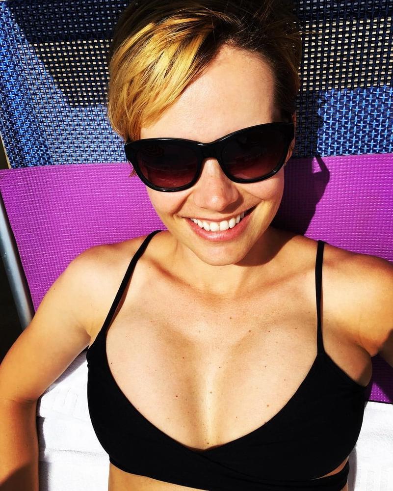 22P Smokin Hot Hungarian Actress-Andrea Osvart