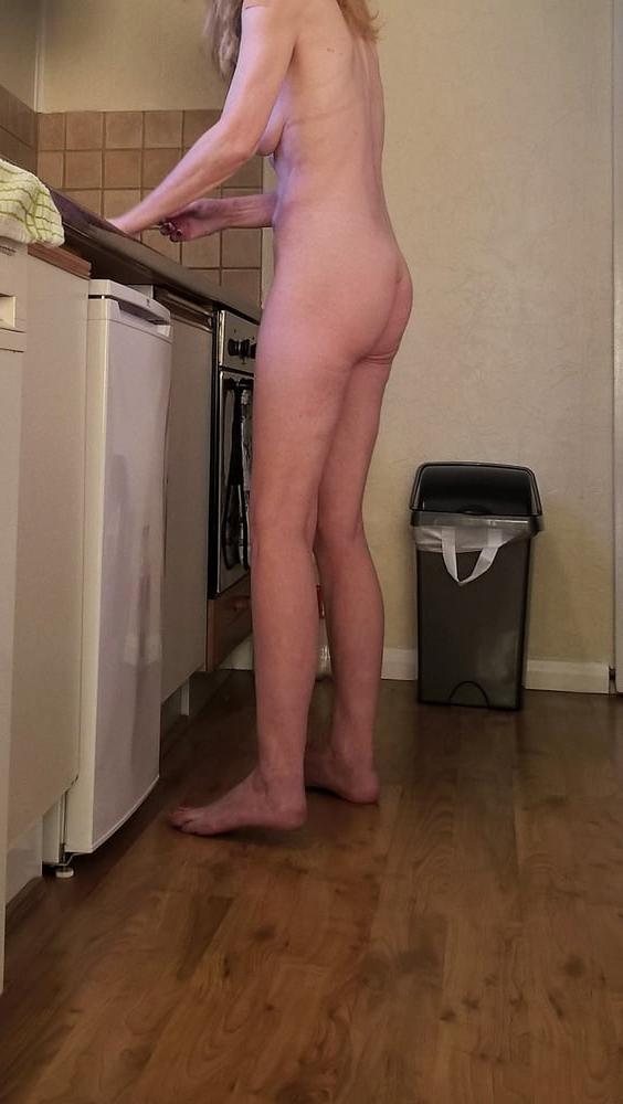 13P wife washing up
