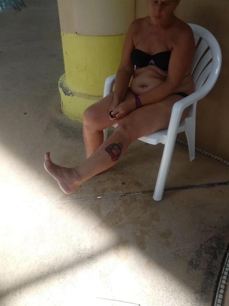 25P Hot Wife Dee on Vacation and Showing Off