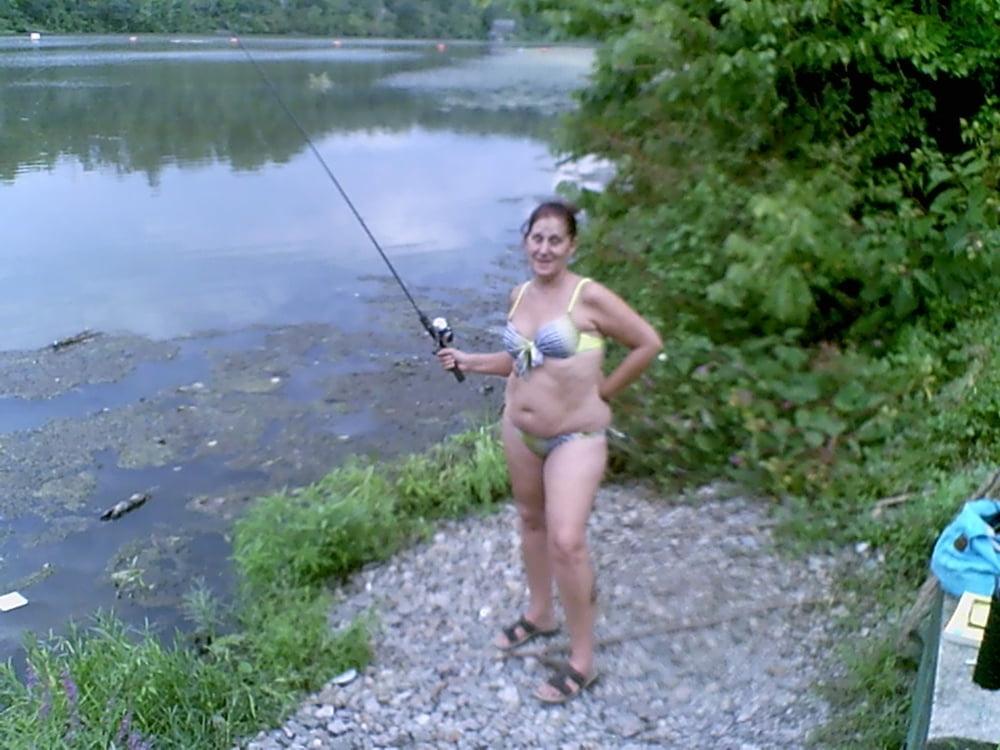25P Hot Wife Dee on Vacation and Showing Off