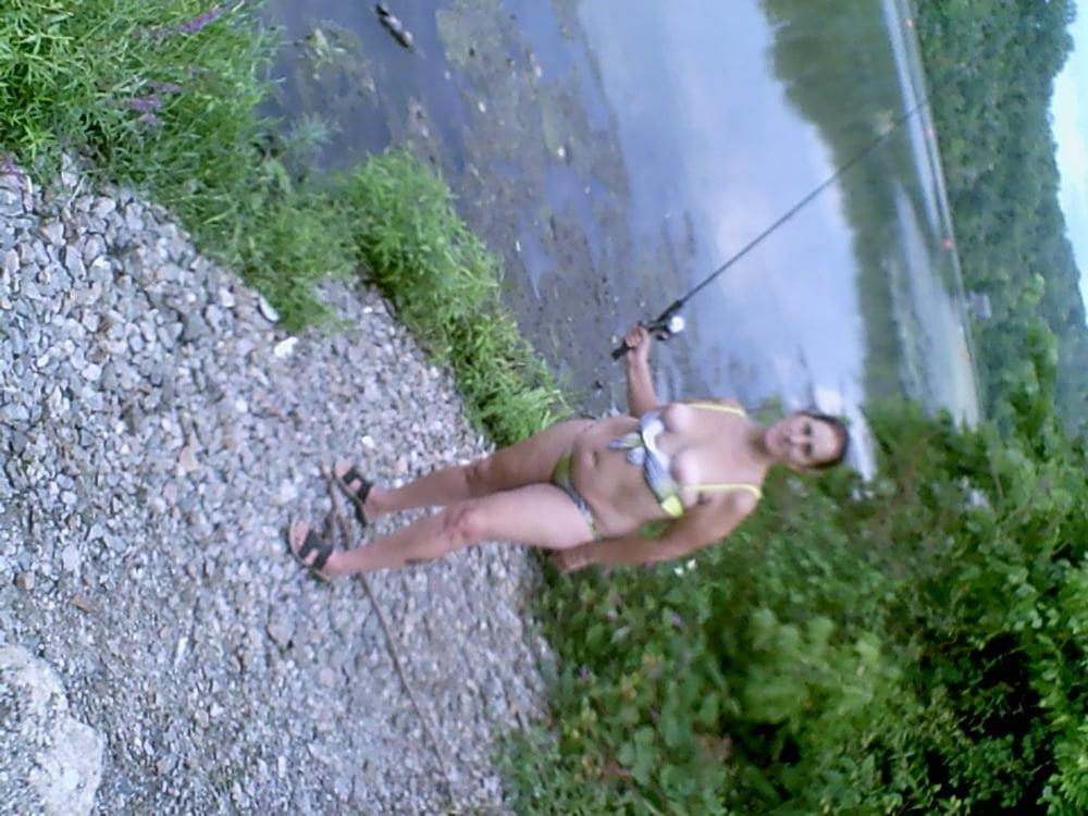 25P Hot Wife Dee on Vacation and Showing Off